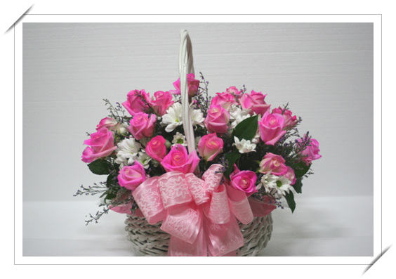 Envio y venta de flores ,rosas, plantas,arreglos florales ,regalos y desayunos a domicilio con delivery gratis en la Ciudad Autonoma de Buenos Aires y con costo de env�o en localidades del Gran Buenos Aires asi como delivery de flores y plantas a trav�s de florerias asociadas en todas las provincias de la Argentina, Buenos Aires, la Pampa, Tucuman, La Rioja, R�o Negro, Entre Rios, Corrientes, Misiones, Neuquen, Chubut, Tierra del Fuego, Santa Cruz, San Luis, Mendoza, Cordoba, Jujuy, Formosa, Santiago del Estero, Salta, Chaco, Catamarca ,San Juan, y ademas realizamos el delivery de flores ,coronas,palmas , plantas y regalos a todas las ciudades de Argentina, Mar del Plata, C�rdoba, Buenos Aires, con cargo en Santa Rosa, La Plata, Bella Vista, Neuquen, Pilar, Paran�, Posadas, Resistencia, Cipolleti y mas de 300 ciudades y localidades en todo el territorio de nuestro pa�s, asi como tambien tenemos la posibilidad de enviar flores a casi todo el mundo en cuestion de horas